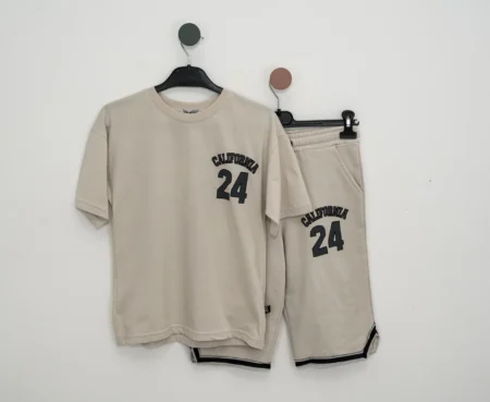 Compleu vară pentru băiat 10-13 ani cu tricou și pantaloni scurți, crem