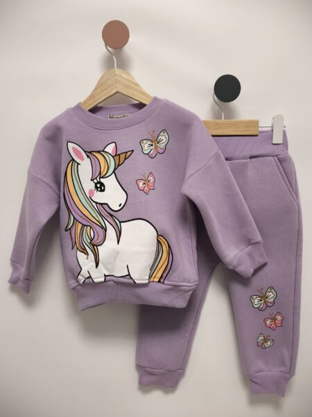 Trening Fete Lila cu Unicorn